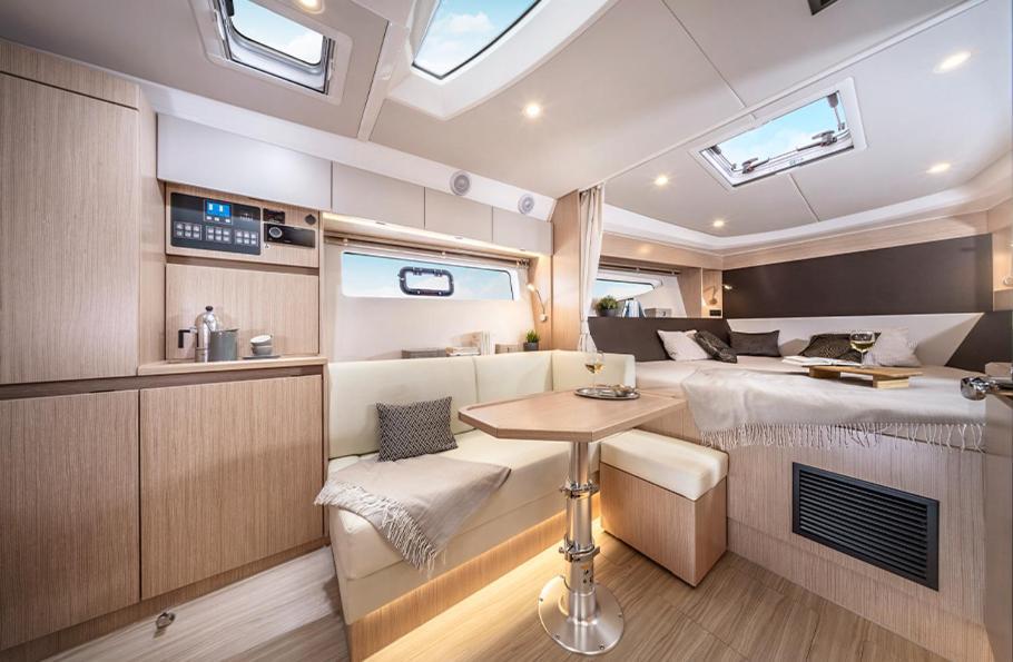 Private Yacht Botel